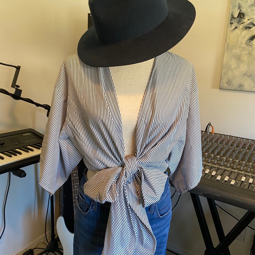 Striped Bow Blouse!!